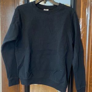 Gildan black crew neck